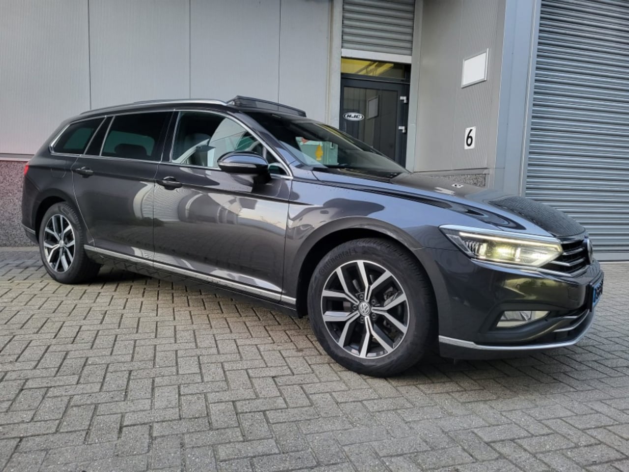 Volkswagen Passat Variant - 1.6 TDI Comfort Business 1.6 TDI Comfort Business - AutoWereld.nl