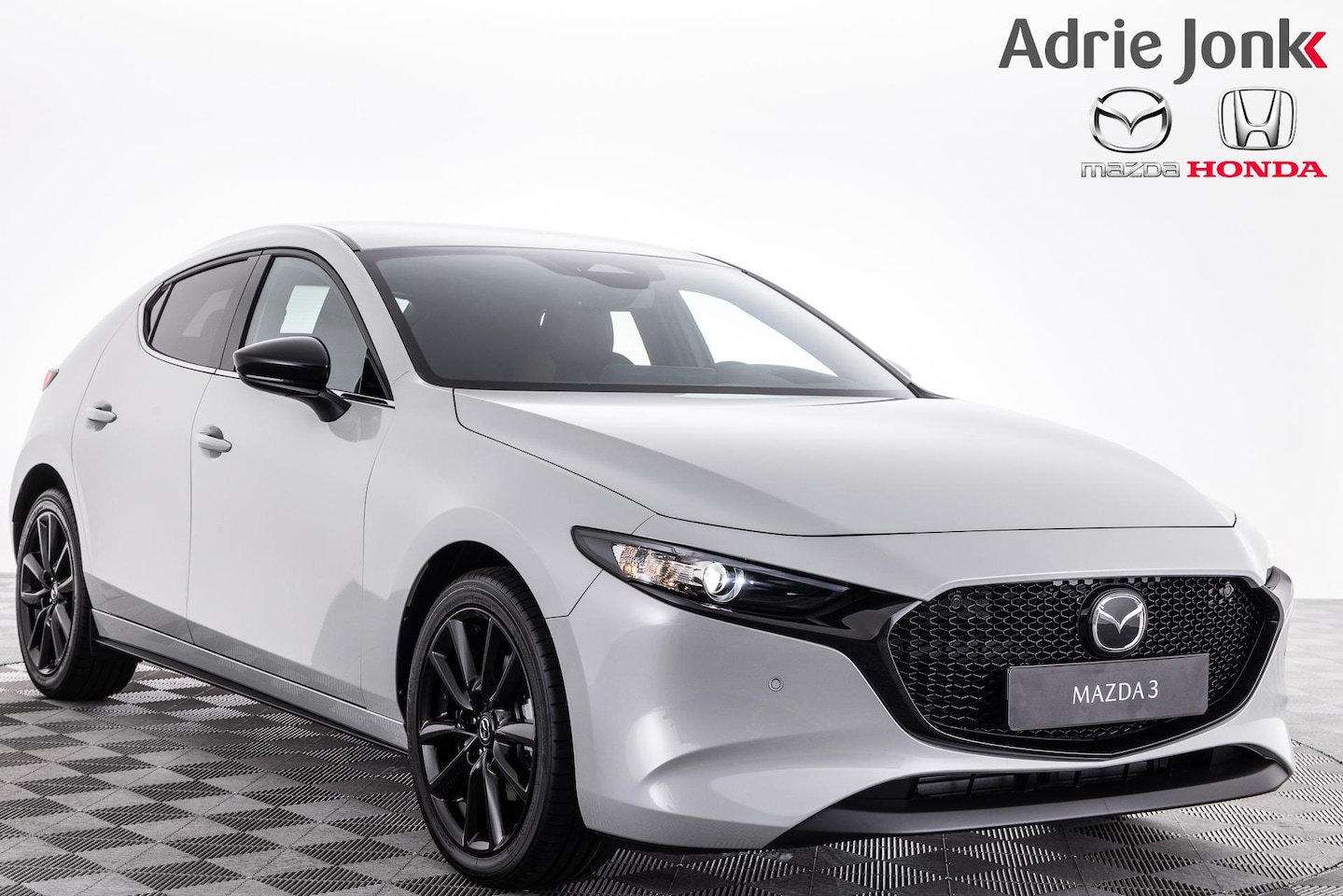 Mazda 3 - 2.0 e-SkyActiv-X M Hybrid 186 Nagisa 2025 NIEUW | MODELJAAR 2025 | INRUILVOORDEEL | DIRECT - AutoWereld.nl