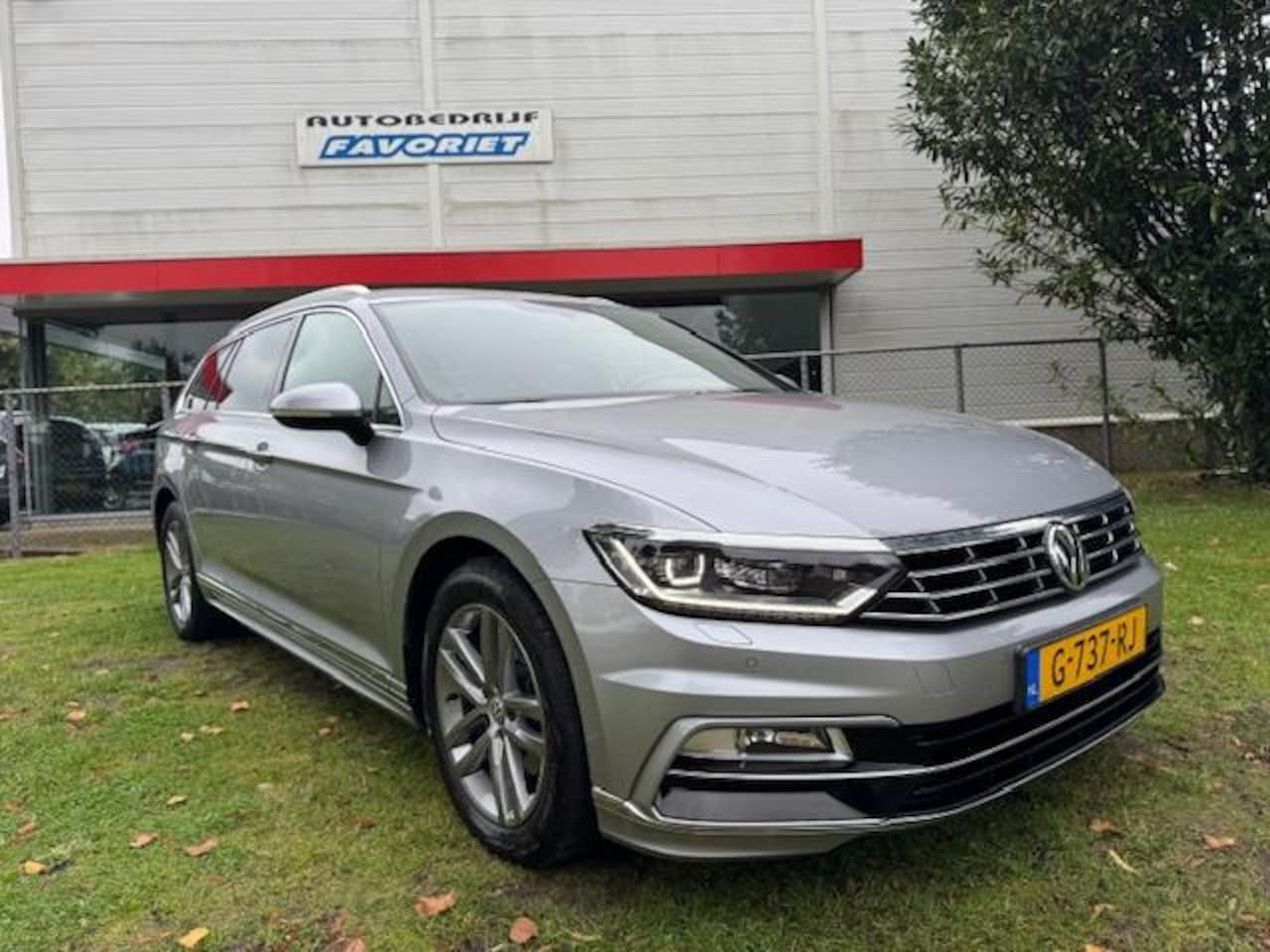 Volkswagen Passat Variant - 1.5TSI 150PK DSG R-LINE HIGHLINE/VIRTDASH/ACARPLAY/NAV/LEER - AutoWereld.nl