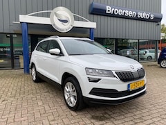 Skoda Karoq - 1.0 TSI 115pk Business Edition met Trekhaak, 17" velgen en Smartlink