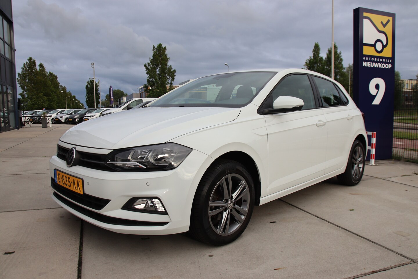 Volkswagen Polo - 1.0 TSI Business Executive-, licht-, style- & parkeer pakket! VOL! Prijspakker! - AutoWereld.nl