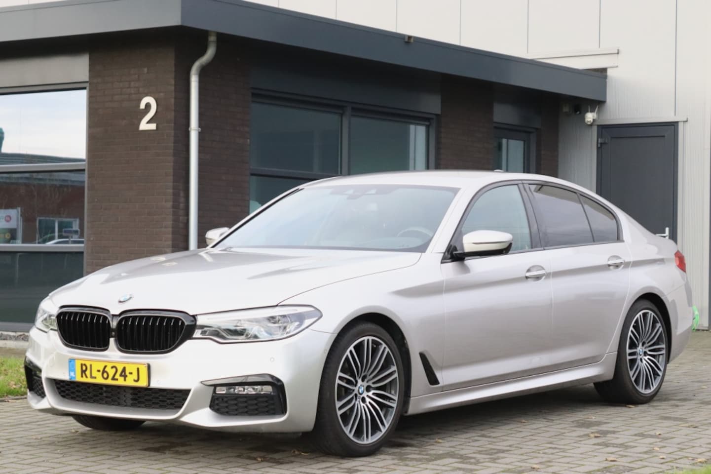 BMW 5-serie - 520i High Exe - AutoWereld.nl