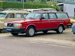 Volvo 240 - 2.3 DL handgeschakeld, hondenrek, zeer nette auto