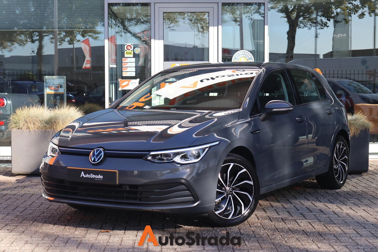 Volkswagen Golf - 1.5 TSI 1st Edition 130pk | Stuurverwarming | Carplay | Climate | Sfeer | ACC | Virtual | - AutoWereld.nl