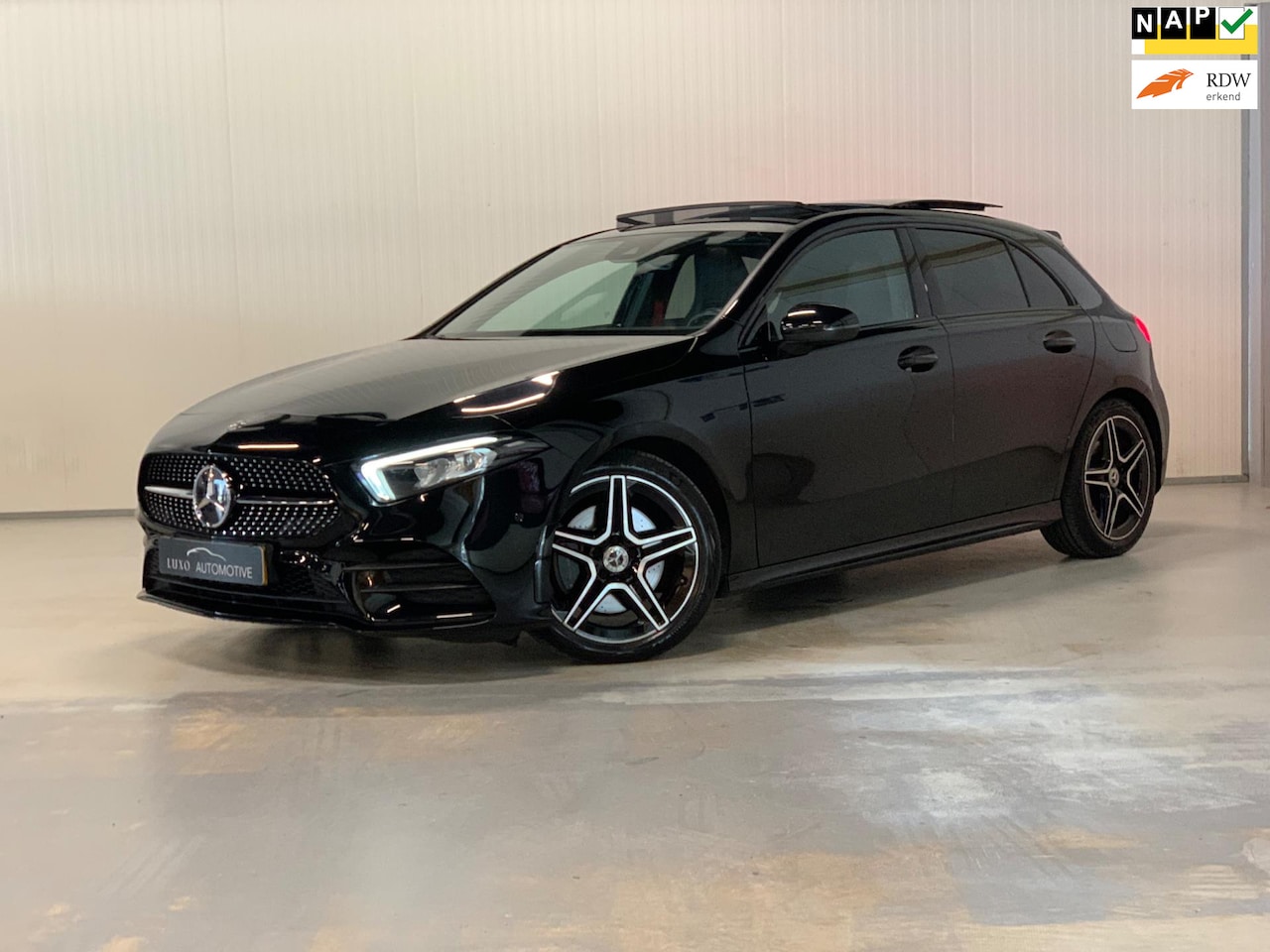 Mercedes-Benz A-klasse - 220 4MATIC Premium Plus | AMG/NIGHT | PANO | AMBIANCE | CAMERA - AutoWereld.nl