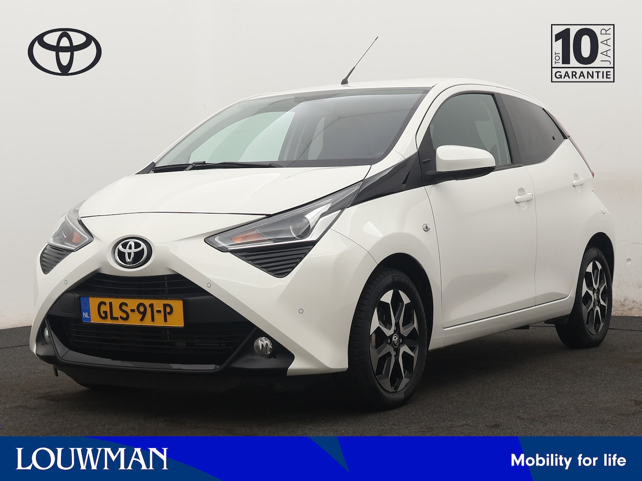 Toyota Aygo - 1.0 X-Joy Limited | Automaat | Parkeersensoren | Parkeercamera | LM Helevoetsluis 02-10-20 - AutoWereld.nl