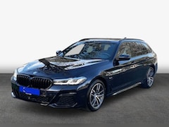 BMW 5-serie Touring - 530e M-SPORT * LASER, NAVI+, LEDER, PANORAMA, HuD, DR. ASS+, HiFi * 1e EIG - GARANTIE t/m