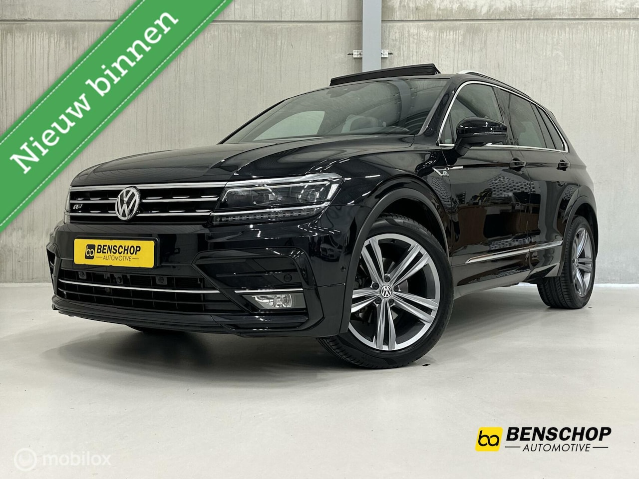 Volkswagen Tiguan - 1.5 TSI ACT R-line Panodak Virtual Navi Carplay 360 Camera - AutoWereld.nl