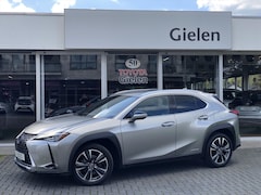 Lexus UX - 250h 184pk Preference Line | Dodehoekherkenning, Parkeersensoren, Keyless, 18 inch, CarPla