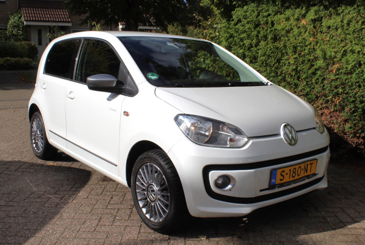 Volkswagen Up! - up automaat 1.0 GROOVE UP - AutoWereld.nl