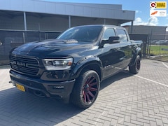 Dodge Ram 1500 - 5.7 V8 4x4 Crew Cab Laramie night edition Luchtvering 22 inch LPG/G3