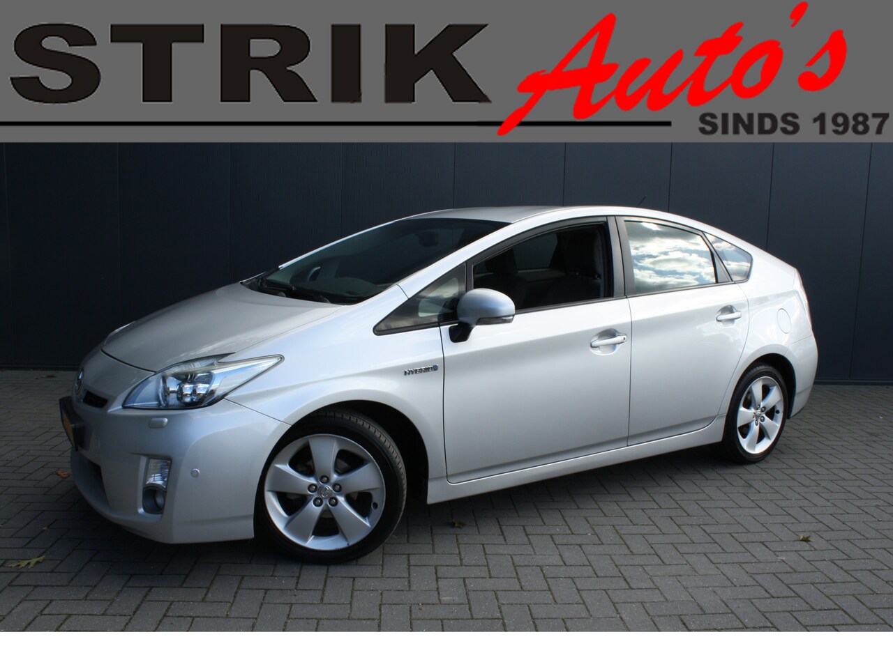 Toyota Prius - 1.8 Dynamic - NAVIGATIE - CAMERA - AutoWereld.nl