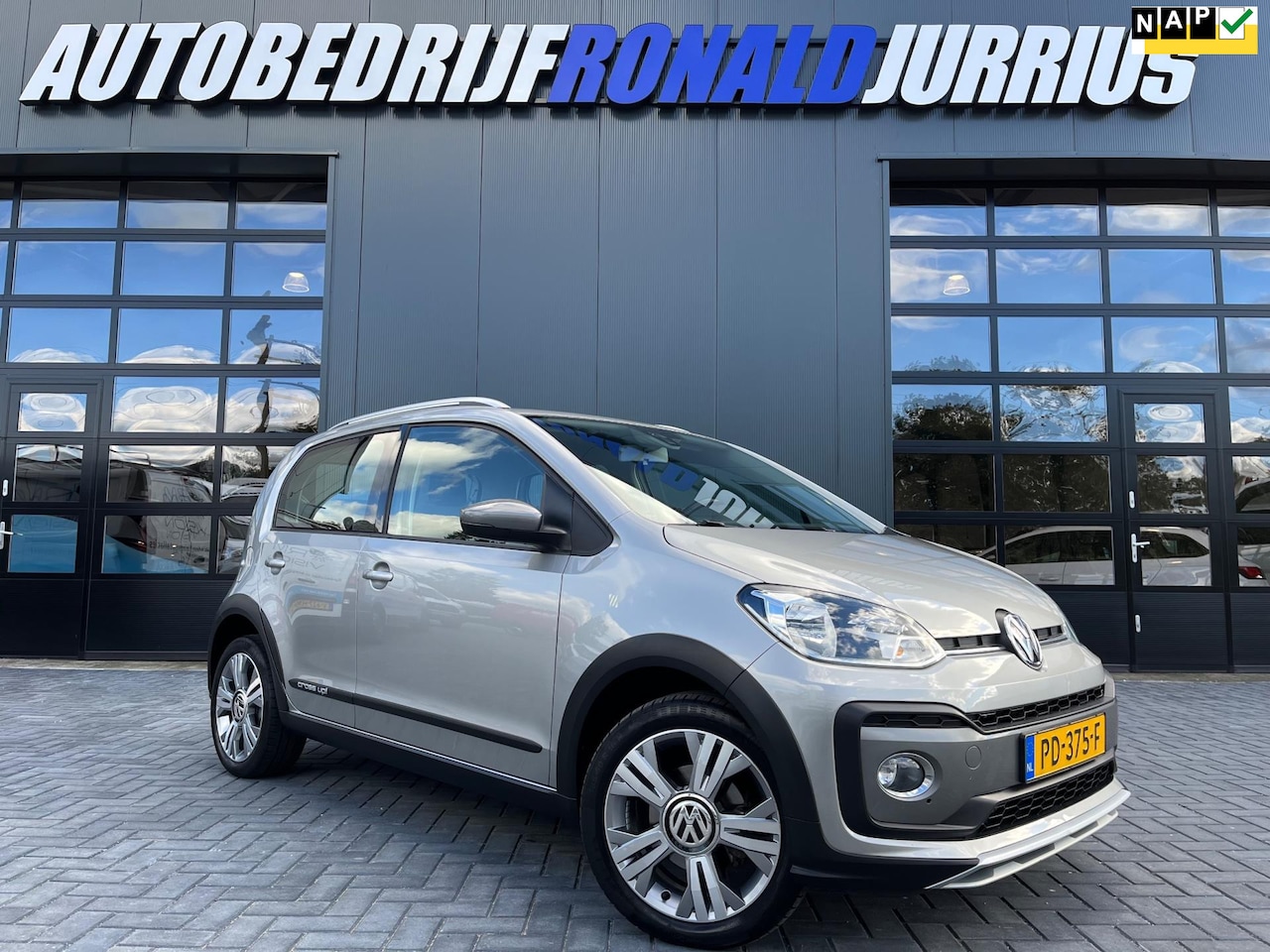 Volkswagen Up! - 1.0 TSI BMT cross up! Turbo/NL.Auto/Cruise/Airco/Dakrails/Lichtmetalen velgen/1Ste Eigenaa - AutoWereld.nl