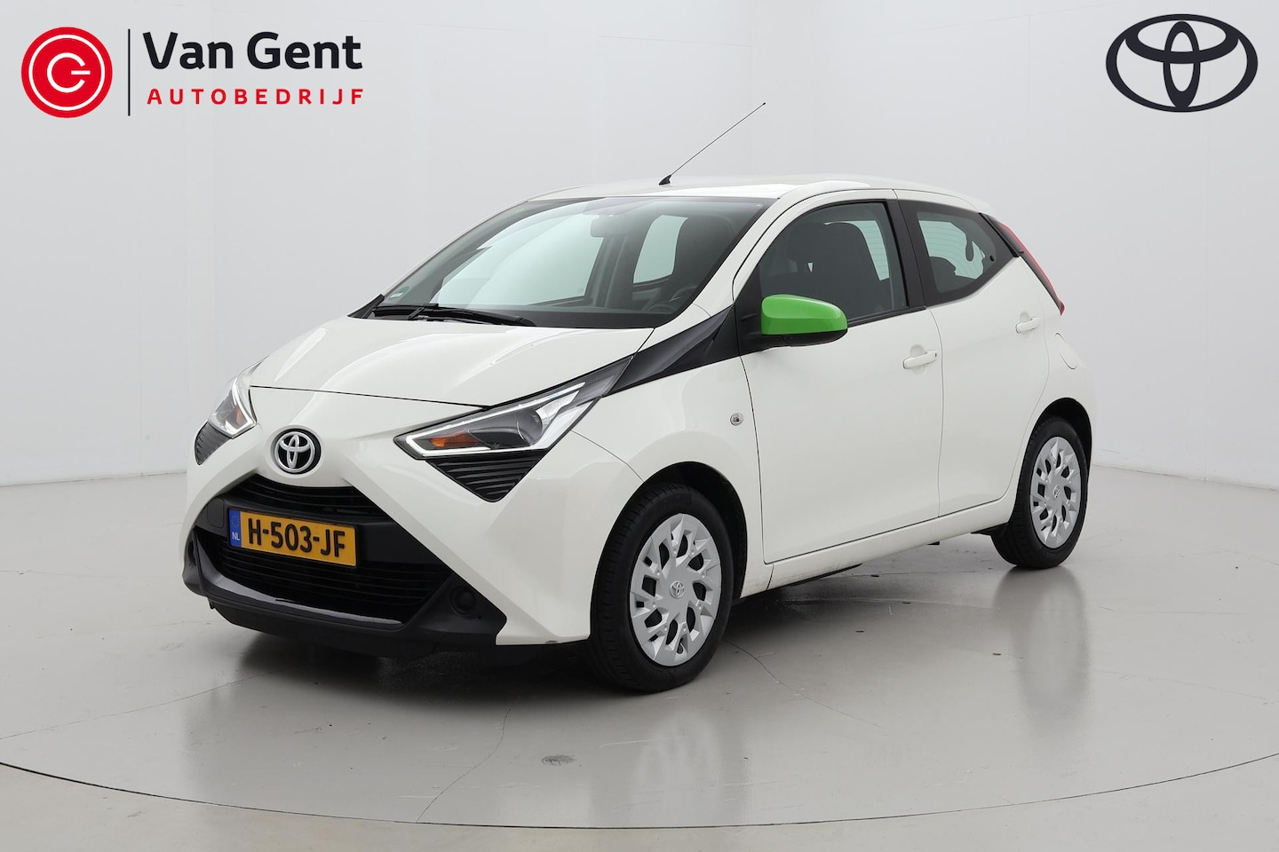 Toyota Aygo - 1.0 VVT-i x-play Navigatie - AutoWereld.nl