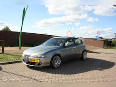 Alfa Romeo 147 - 2.0 T.Spark Distinctive leer