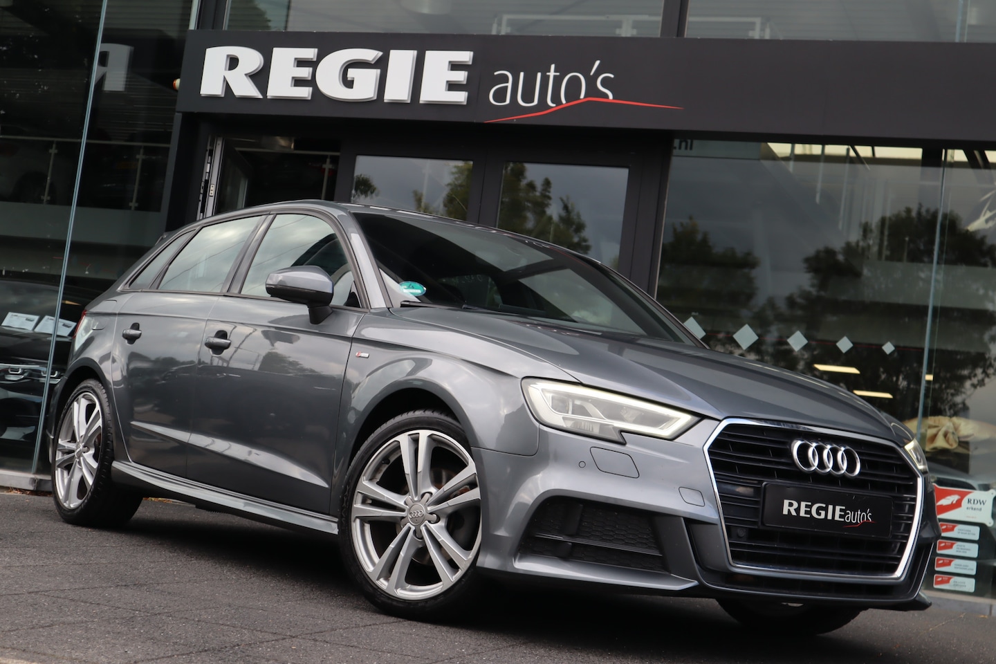 Audi A3 Sportback - 35 TFSI CoD S-tronic S-line Led Navi - AutoWereld.nl