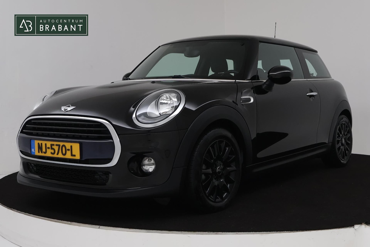 MINI Cooper - Mini 1.5 Business (NAVIGATIE, NAP, CRUISE CONTROL, MULTIMEDIA, NL-AUTO, DEALER ONDERHOUDEN - AutoWereld.nl