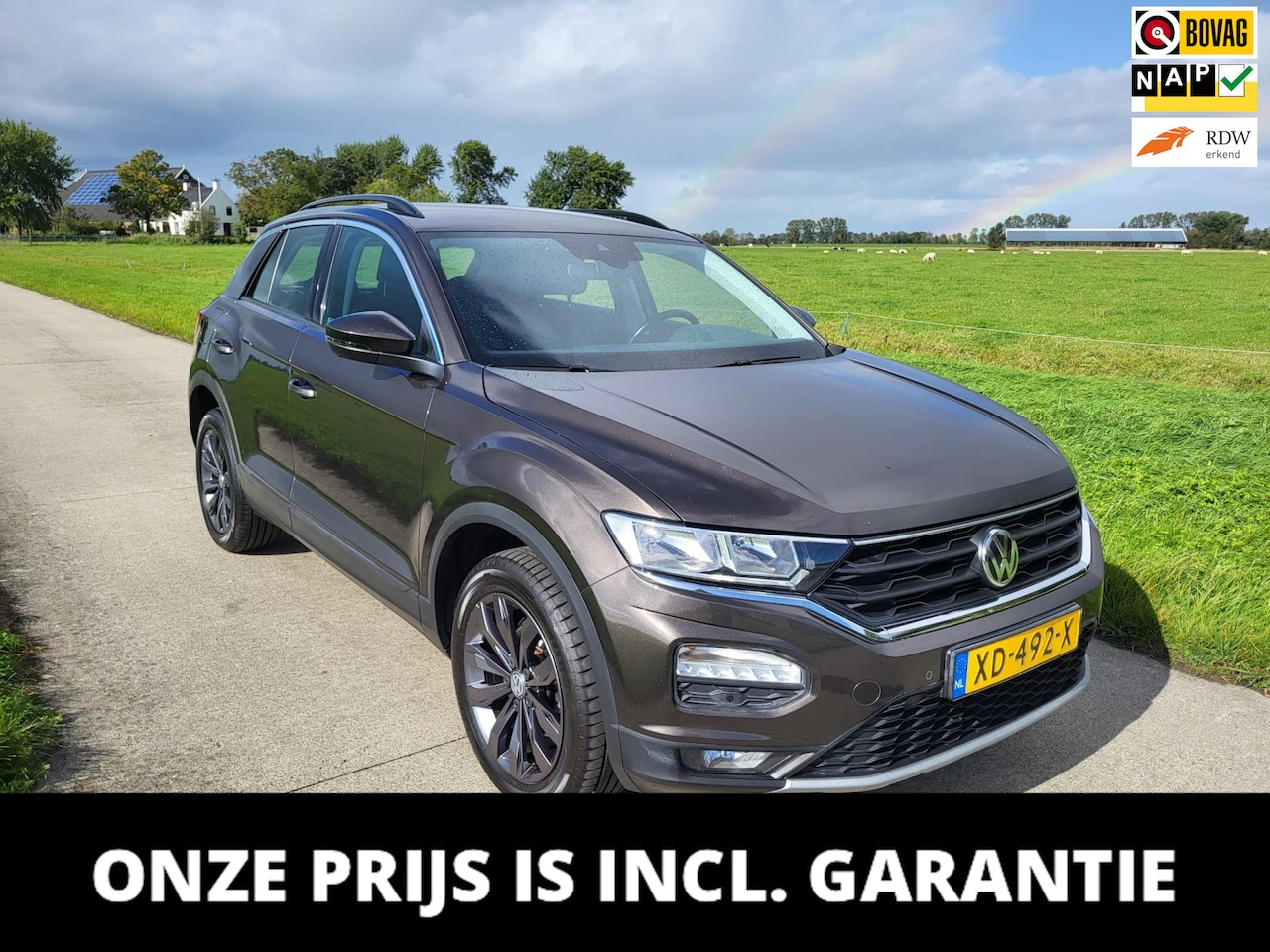 Volkswagen T-Roc - 1.5 TSI Style automaat navi afn trekhaak - AutoWereld.nl