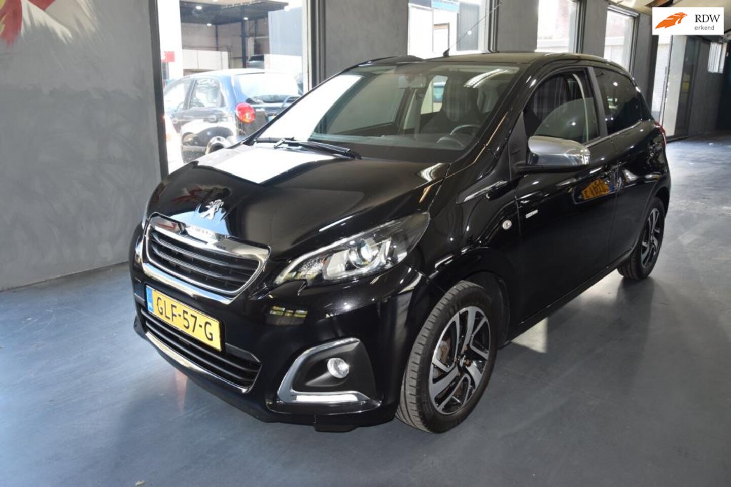 Peugeot 108 - 1.0 e-VTi Allure mooie nette peugeot 108 - AutoWereld.nl