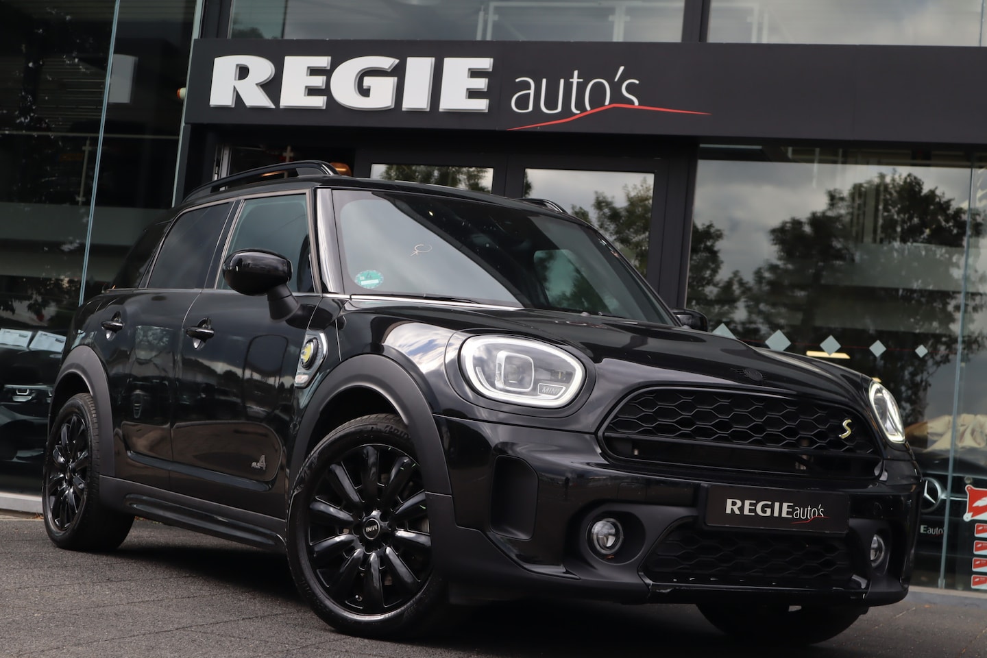 MINI Countryman - Mini 2.0 Cooper S E ALL4 MINI Yours Black Optik Leer Navi Camera - AutoWereld.nl