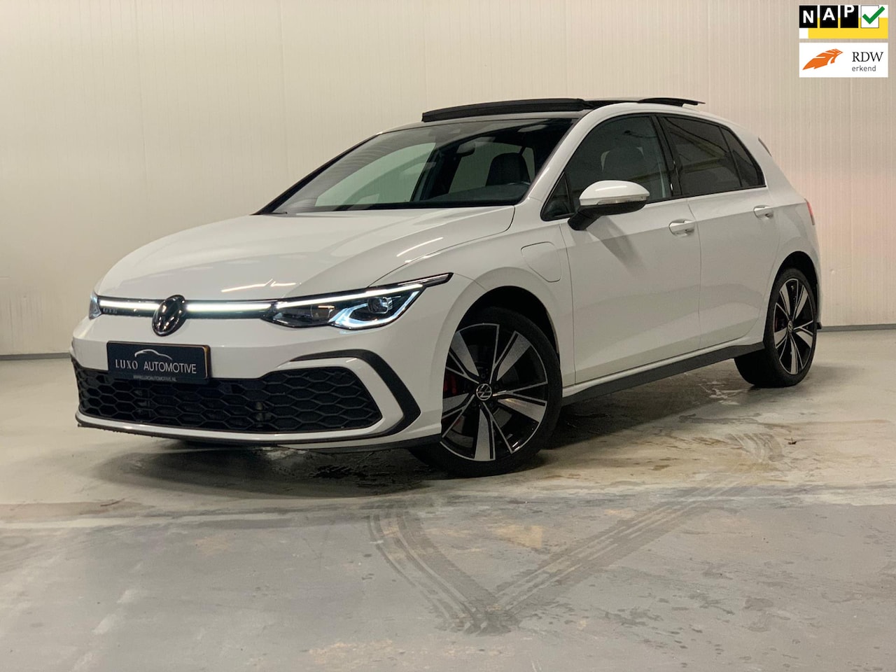 Volkswagen Golf - 1.4 eHybrid GTE | PANO | ACC | IQ DRIVE | STUURVERWARMING - AutoWereld.nl