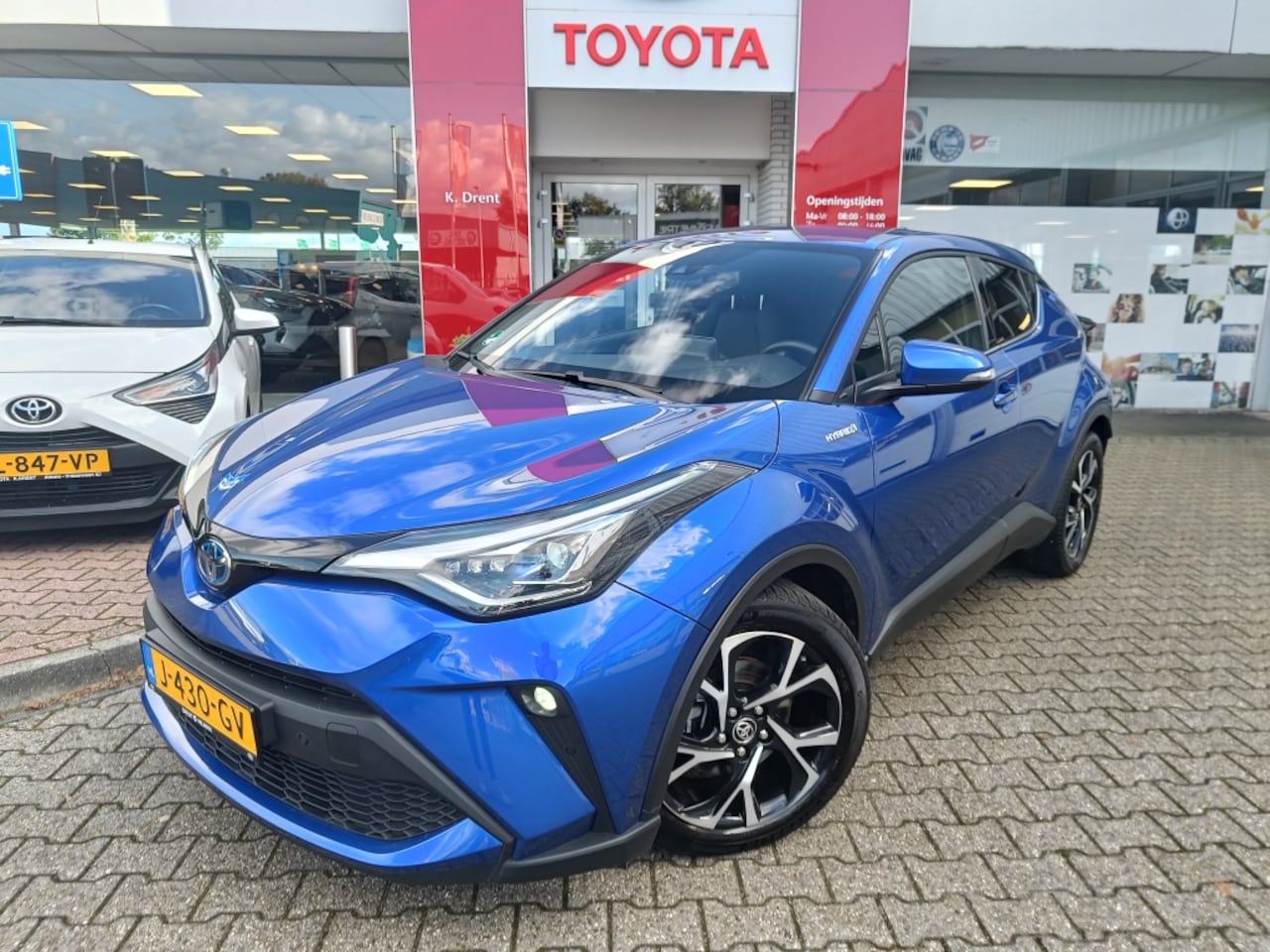 Toyota C-HR - 1.8 Hybrid First Edition | Navi | JBL | Sensoren v/a | Dode Hoek - AutoWereld.nl