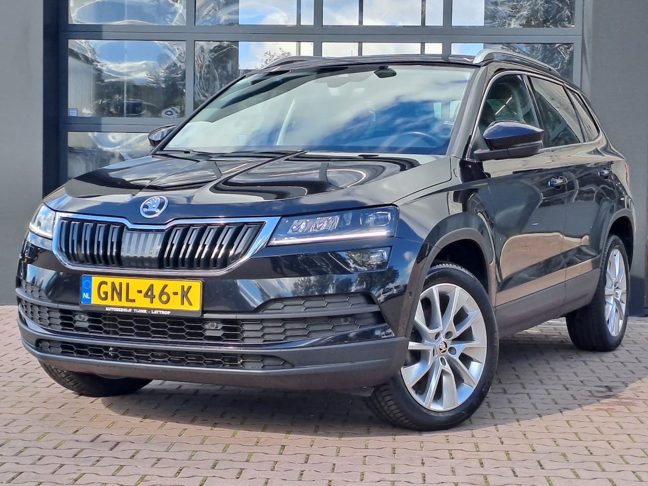 Skoda Karoq - 1.5 TSI 150PK Celebration DSG Automaat | Virtual cockpit | Adaptive cruise | Lane assist | - AutoWereld.nl