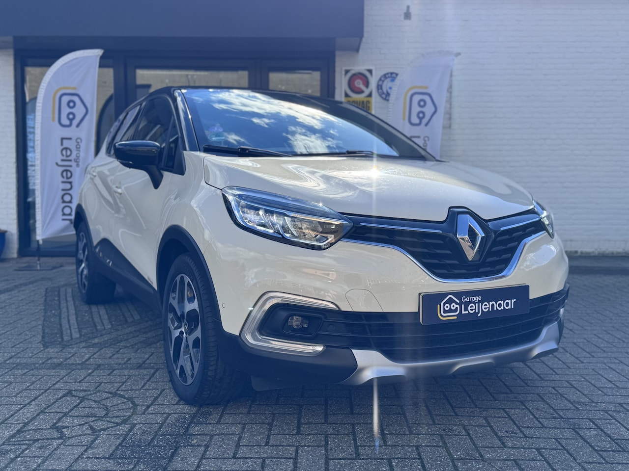 Renault Captur - TCE 90 Intens, | Achteruitrijcamera | Trekhaak | Keyless Entry | dealer onderhouden - AutoWereld.nl