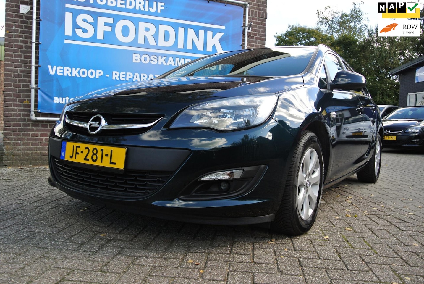 Opel Astra Sports Tourer - 1.4 Turbo Blitz *1e eigenaar* - AutoWereld.nl