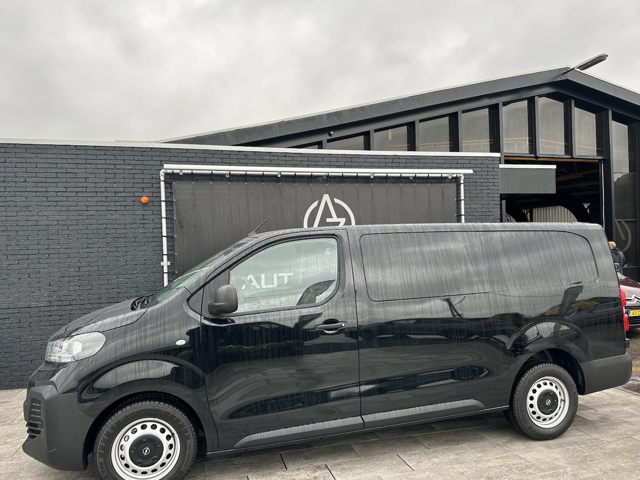 Opel Vivaro - 2.0 Diesel 145 L3 DC DUBBEL CABINE - AutoWereld.nl