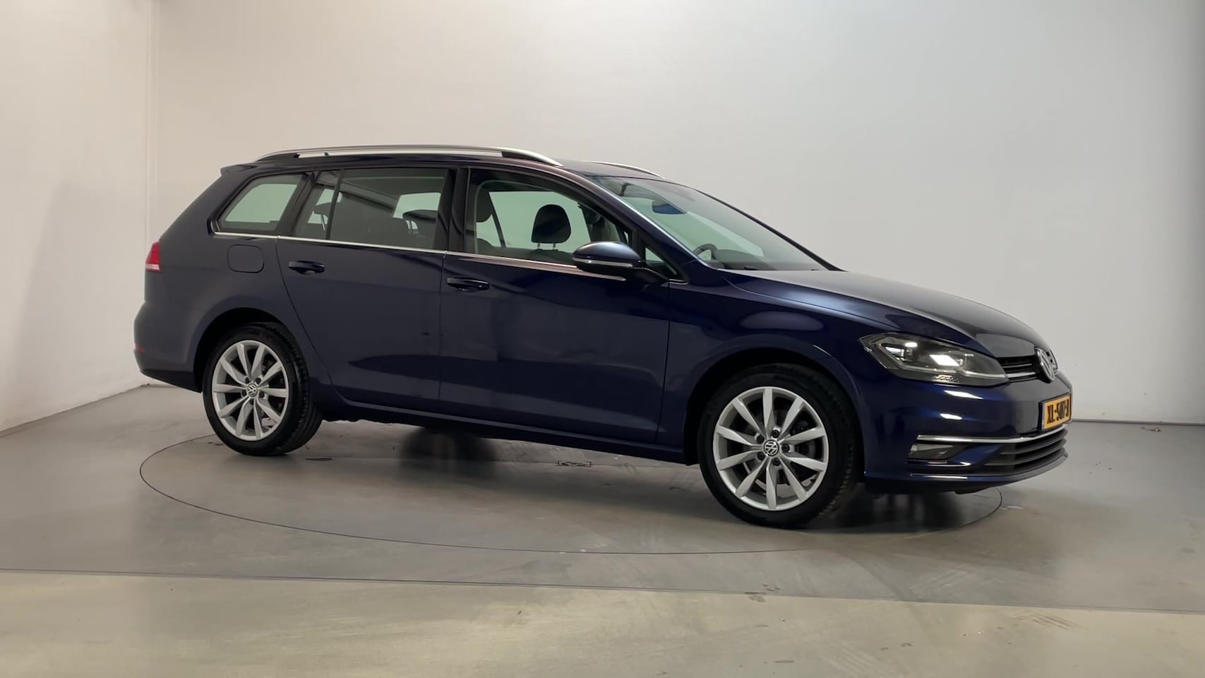 Volkswagen Golf Variant - 1.0 TSI Highline Navi Parkeersensoren AppConnect CruiseControl Stoelverwarming - AutoWereld.nl