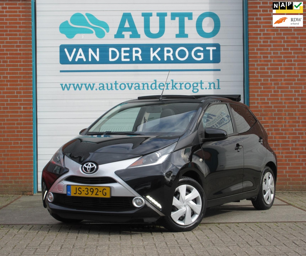 Toyota Aygo - 1.0 VVT-i x-wave 1.0 VVT-i x-wave, Vouwdak, Airco, Camera, APK 5-25 - AutoWereld.nl