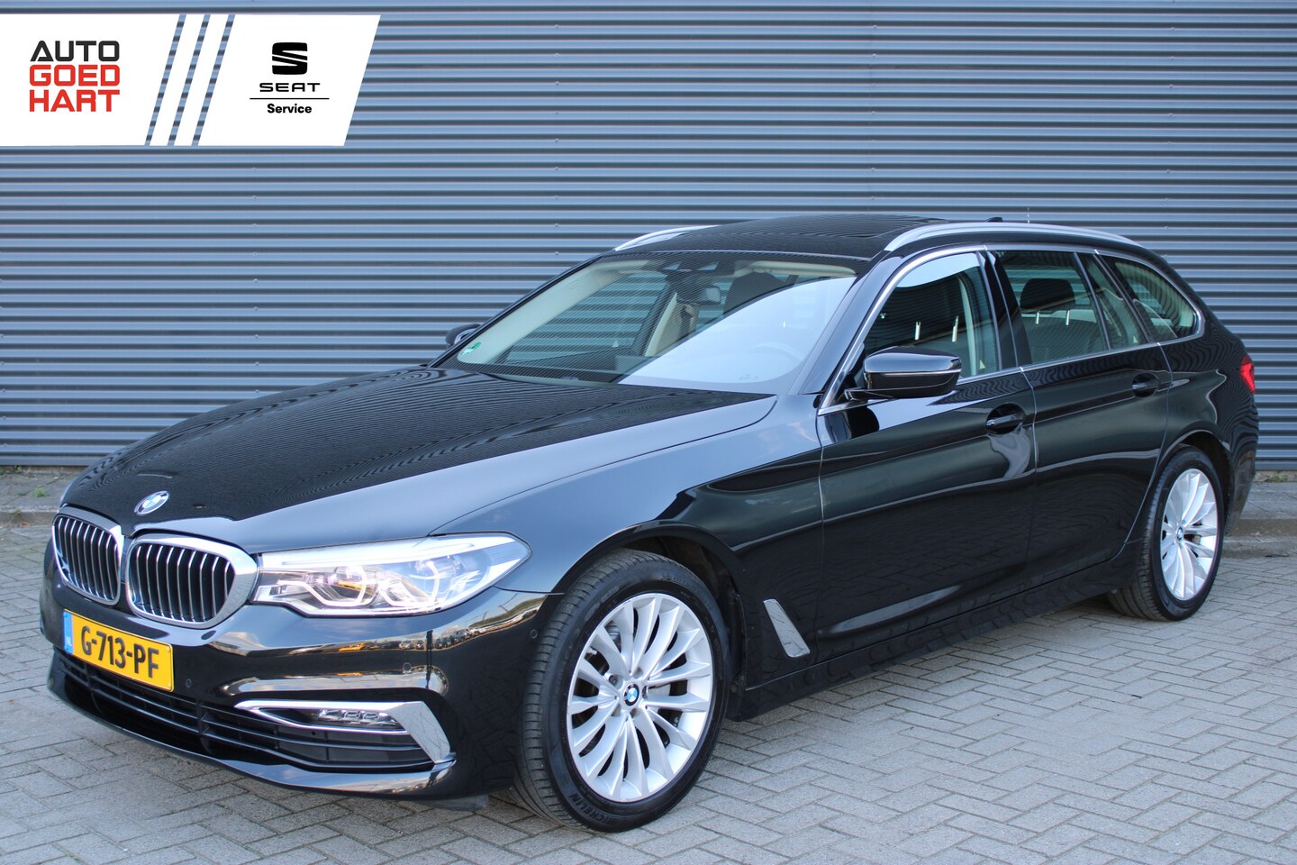 BMW 5-serie Touring - 520i Luxury-Line Panoramadak Comfort-Zetels Adaptive-Led Camera - AutoWereld.nl