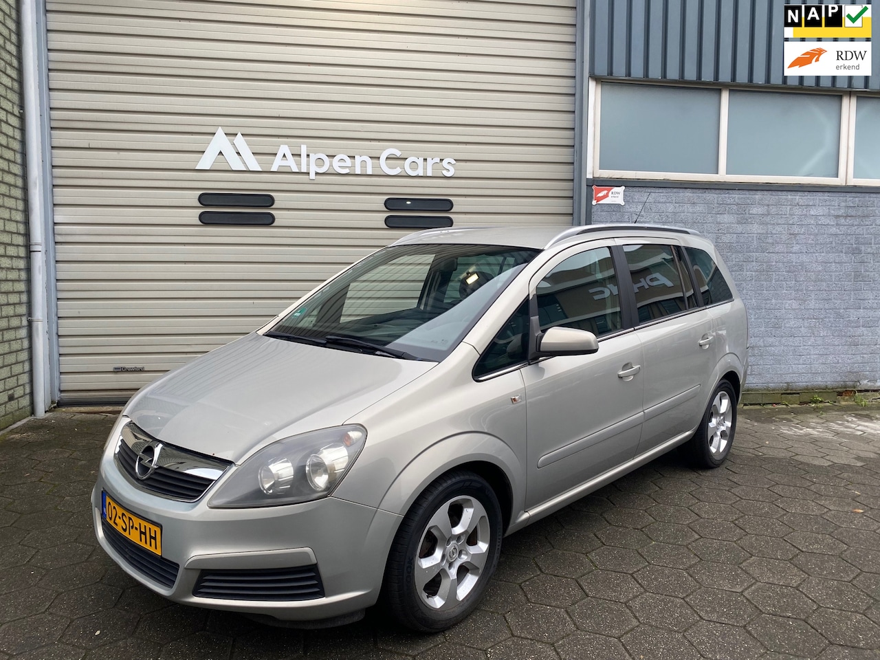 Opel Zafira - 1.6 Enjoy Motor rookt / Cruise Controle / 7P / NAP / Trekhaak - AutoWereld.nl