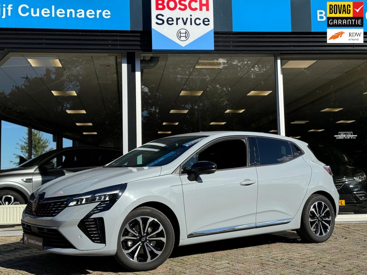 Renault Clio - 1.6 E-Tech Full Hybrid 145 techno Apple & Android auto / 360 Camera / Speciale kleur / Cli - AutoWereld.nl