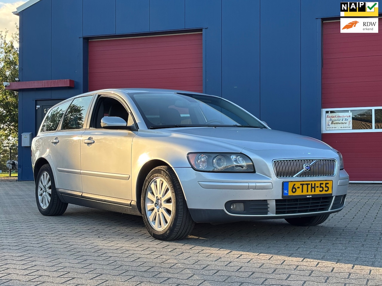 Volvo V50 - 2.4i Summum |Airco + Cruise control| - AutoWereld.nl