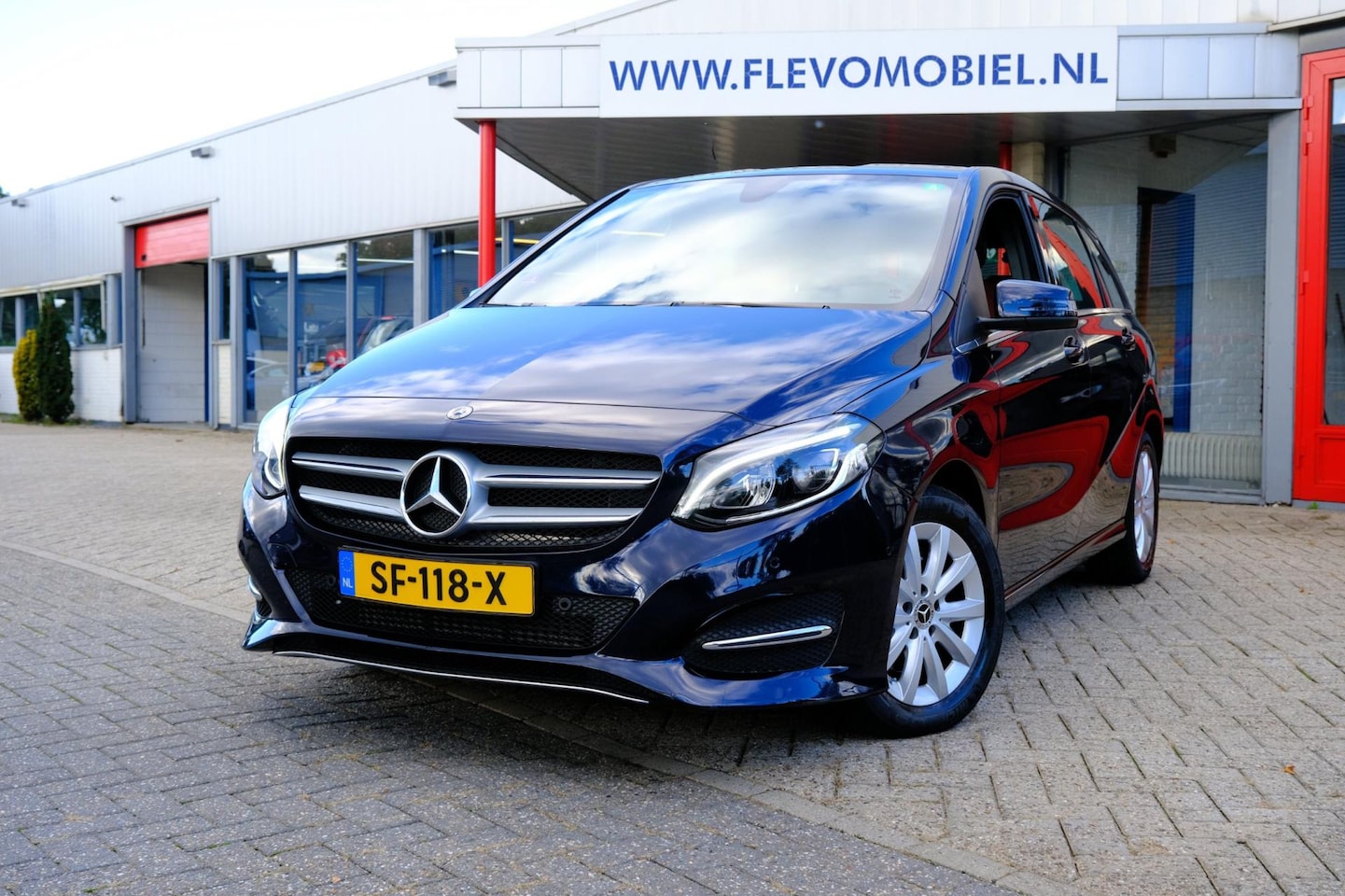 Mercedes-Benz B-klasse - 180 Prestige Aut. *56.944km!* Leder|1e Eig|Navi|Clima|LMV|Cam - AutoWereld.nl