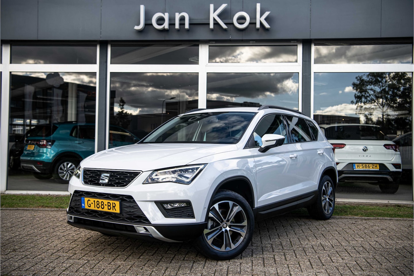 Seat Ateca - 1.0 TSi 115 pk Style Business Intense | Camera | Full LED | Navigatie | Parkeersensoren - AutoWereld.nl