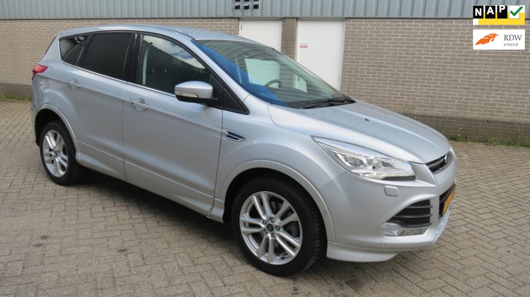 Ford Kuga - 1.6 Titanium Plus 4WD 1.6 Titanium Plus 4WD - AutoWereld.nl