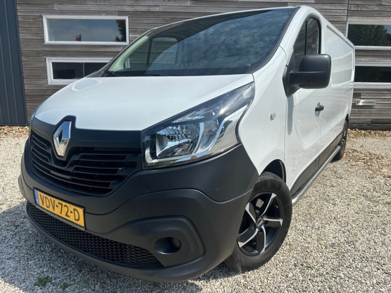 Renault Trafic - 1.6 DCI 95 T29 L2H1 COMFORT  AIRCO  ZIJSCHUIFDEUR - AutoWereld.nl