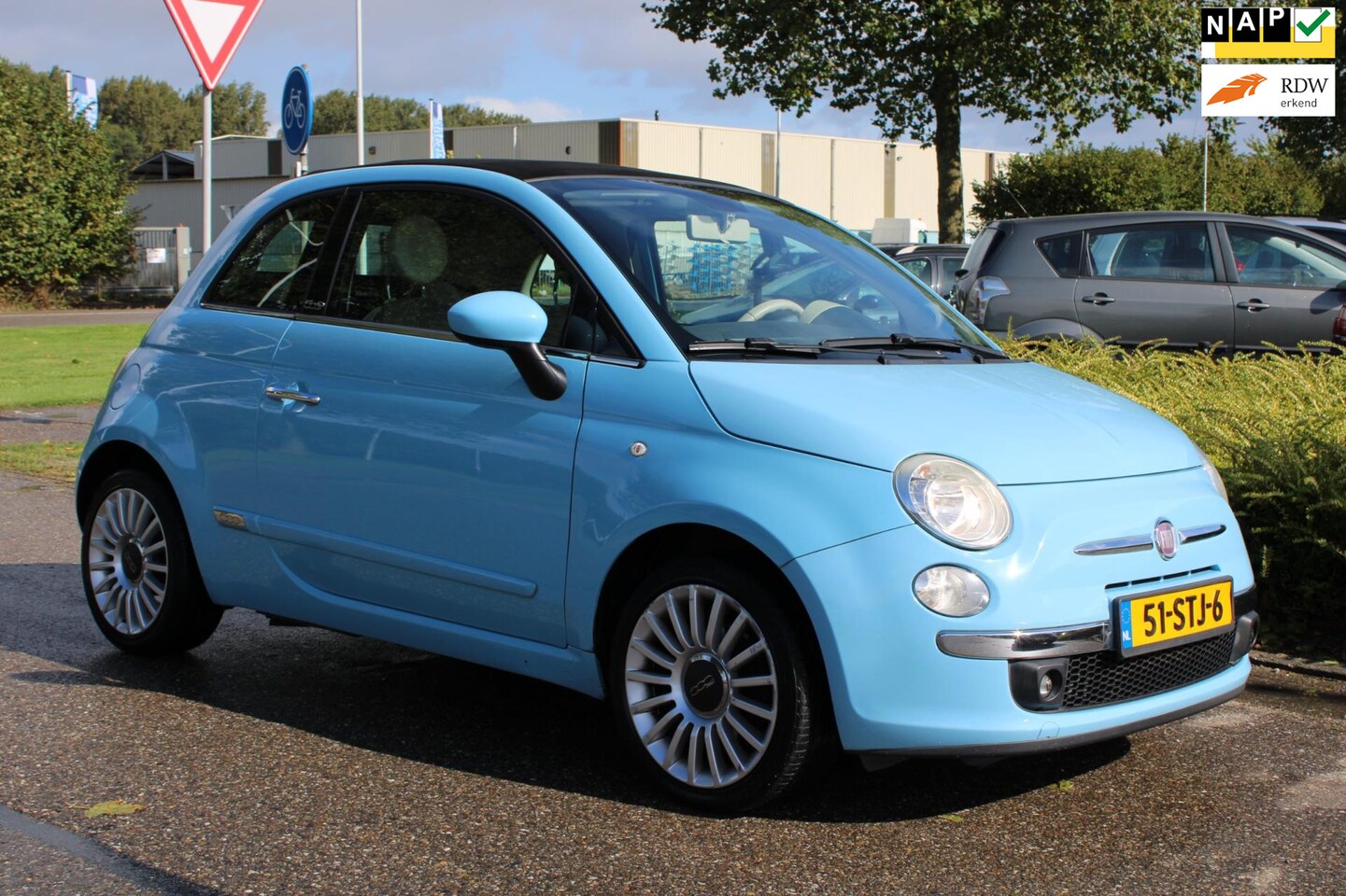 Fiat 500 - 0.9 TwinAir LOUNGE-uitv/CLIMA AIRCO/LM-VELG/PARKEERSENSOREN/MP3+AUX+BLUETOOTH/HALF LEER/O. - AutoWereld.nl