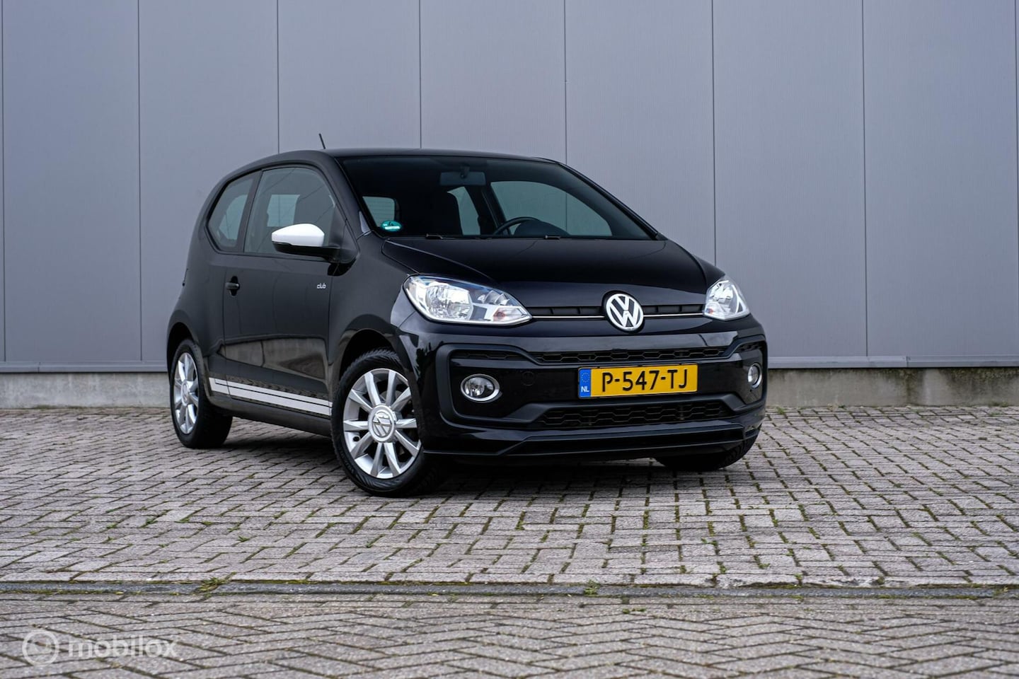 Volkswagen Up! - 1.0 TSI BMT high up! | Club edition | Camera - AutoWereld.nl