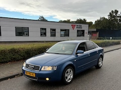 Audi A4 Limousine - 1.8 Turbo Exclusive ''AUTO LOOPT SOMS NIET LEKKER''