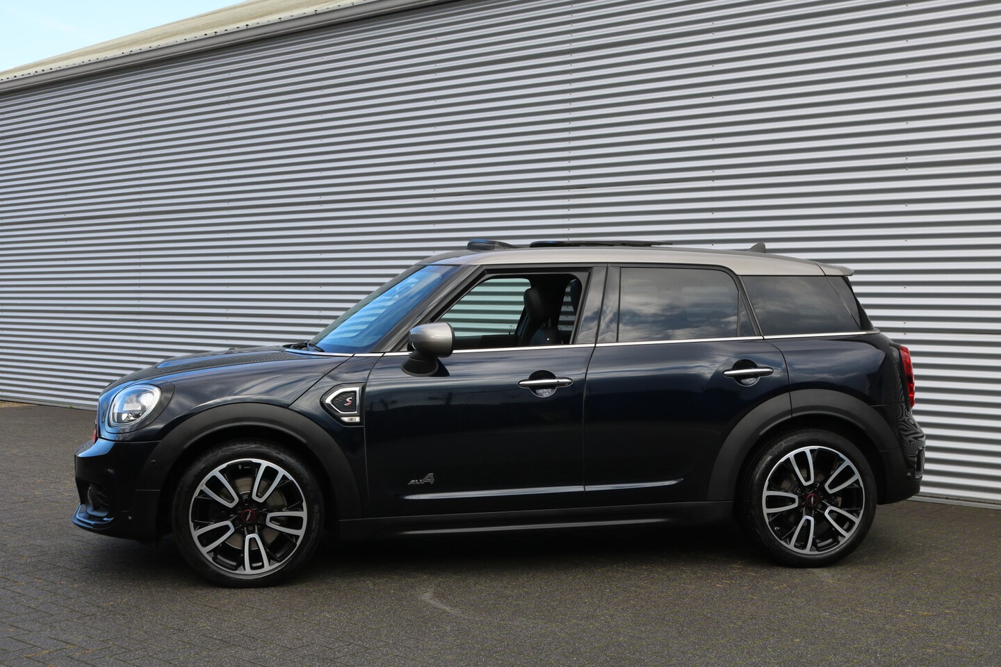 MINI Countryman - 2.0 Cooper S ALL4 John Cooper Works 2.0 Cooper S ALL4 John Cooper Works (Panoramadak Sportleder ACC HeadUp AppleCarPlay Harman - AutoWereld.nl