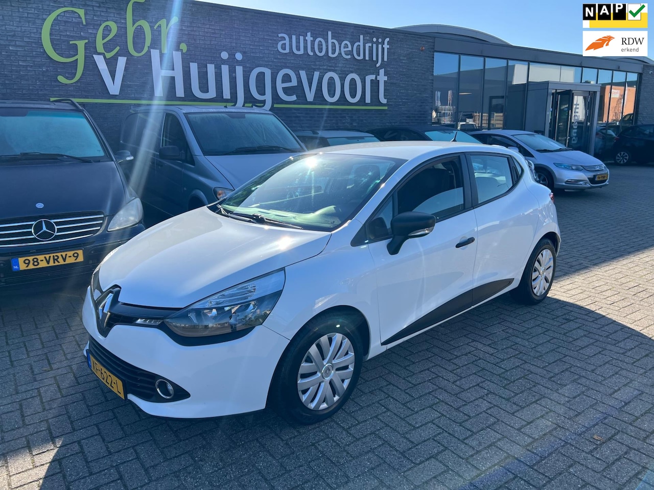 Renault Clio - 1.5 dCi ECO Authentique - AutoWereld.nl