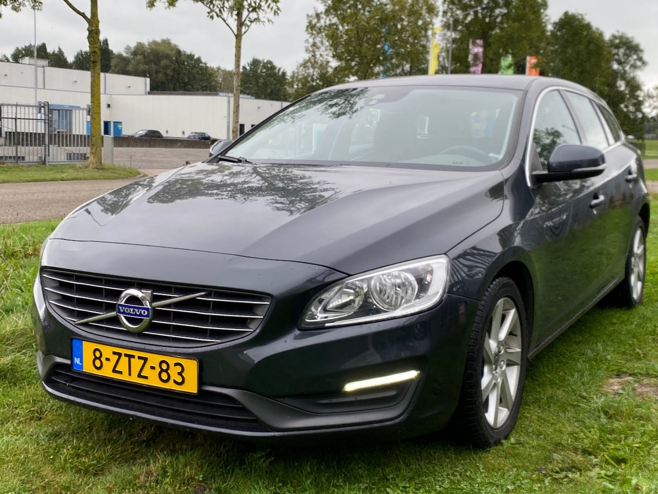 Volvo V60 - 1.6 D2 Momentum 1.6 D2 Momentum - AutoWereld.nl