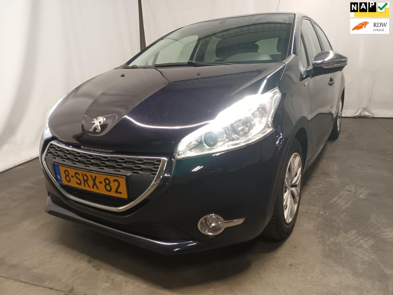 Peugeot 208 - 1.2 VTi Urban Soul - Achter Schade - AutoWereld.nl