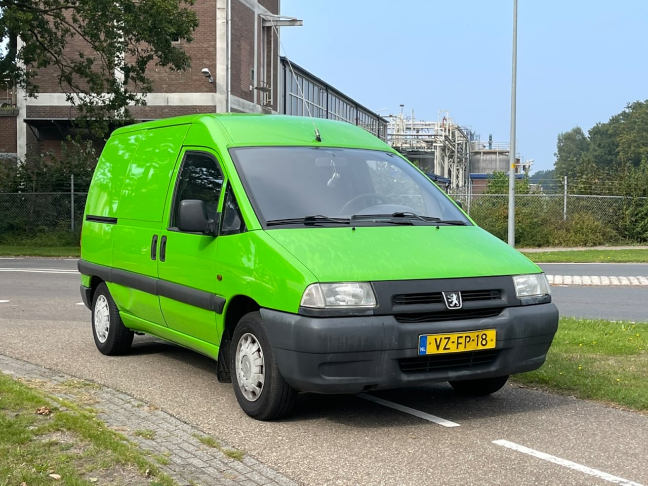 Peugeot Expert - 220C 1.9 Standaard | APK 6-2025 | 3 Persoons | Trekhaak | Marge - AutoWereld.nl