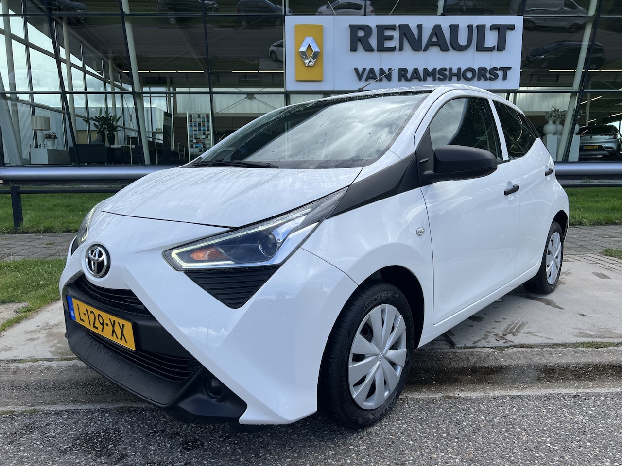 Toyota Aygo - 1.0 VVT-i x-fun / Airco / DAB / Elek. Ramen V / Centr. deurvergrendeling / - AutoWereld.nl