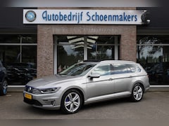 Volkswagen Passat Variant - 1.4 TSI GTE Connected Series Plus PANO CARPLAY TREKHAAK STOELVERWARMING DAB 18"LMV SFEERVE